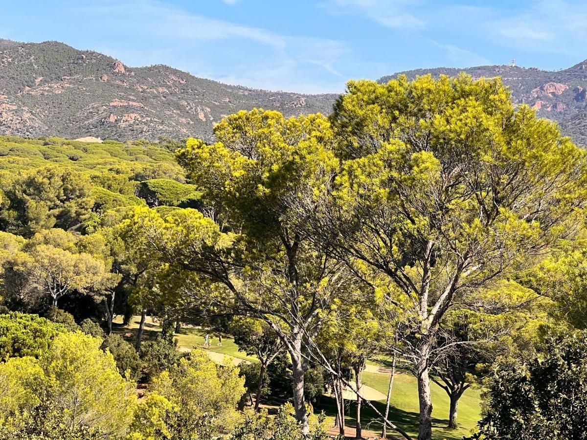 Villa Familiale Avec Vue Imprenable Saint-Raphaël Exteriör bild