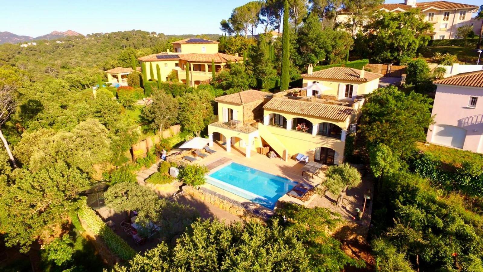 Villa Familiale Avec Vue Imprenable Saint-Raphaël Exteriör bild