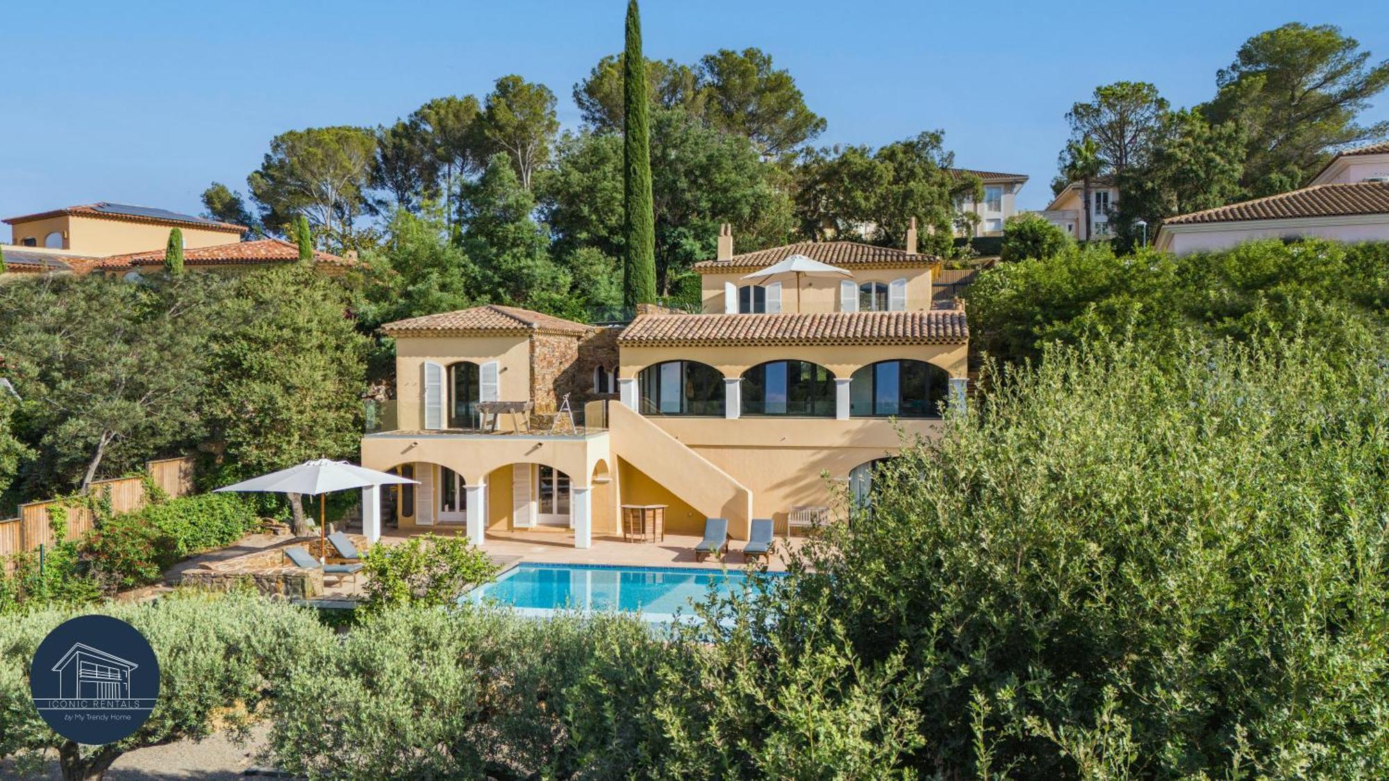 Villa Familiale Avec Vue Imprenable Saint-Raphaël Exteriör bild