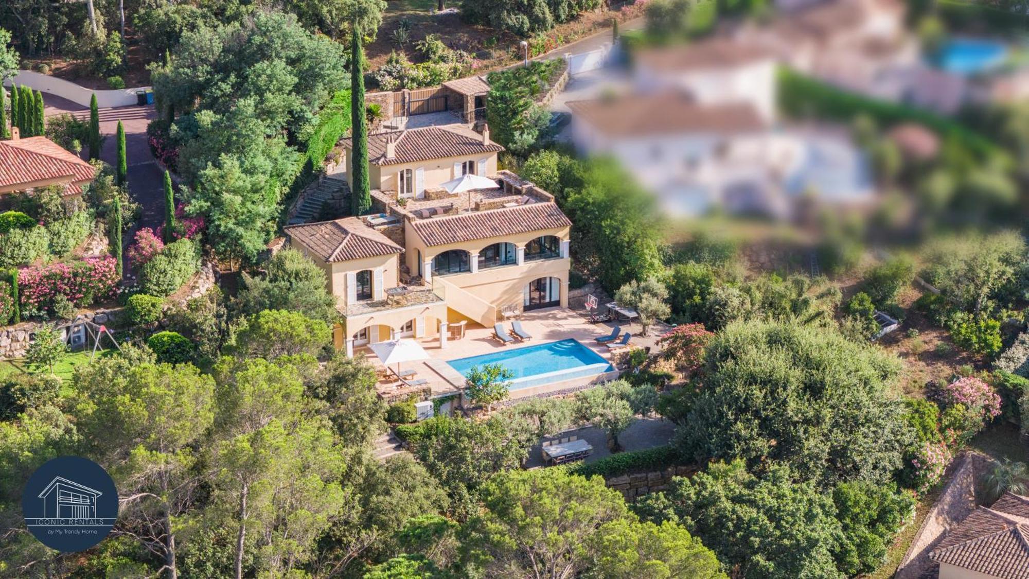Villa Familiale Avec Vue Imprenable Saint-Raphaël Exteriör bild